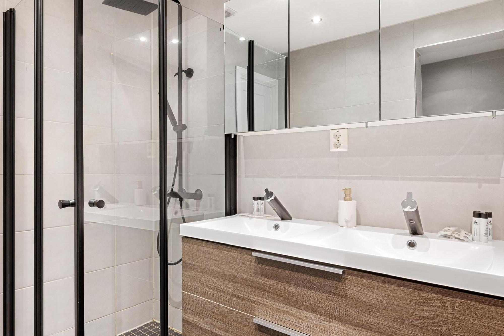 Homerentals L 120Sqm Mid-Central - King Beds - 500Mbps Wi-Fi Bergen Exteriör bild